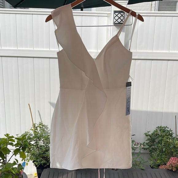 Ieena x Mac Duggal - White Asymmetrical Ruffle Mini Cocktail Dress Size 2 - Picture 5 of 12